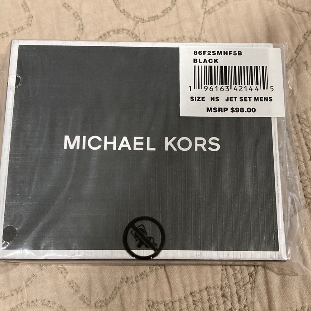 Men’s Michael Kors jet set wallet